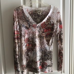🐆Vocal 🇺🇸 Embellished red crystal semi-sheer v-neck birds, hearts, roses top